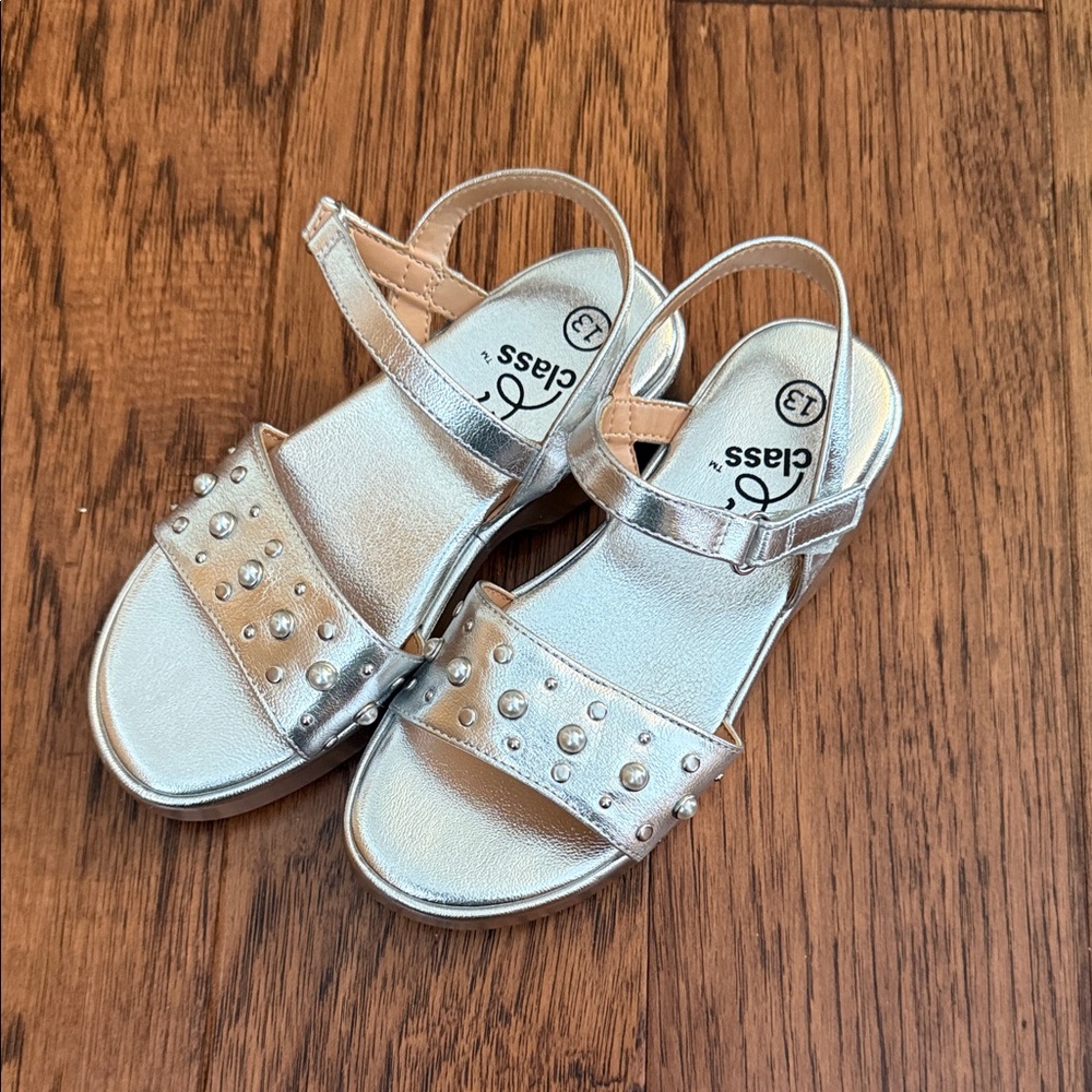 Art Class Silver Pearl Sandals